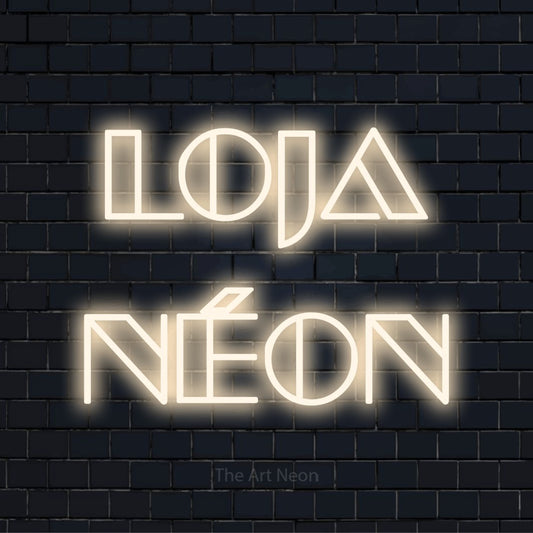 Letreiro néon LED com o design “Loja Néon” numa parede escura
