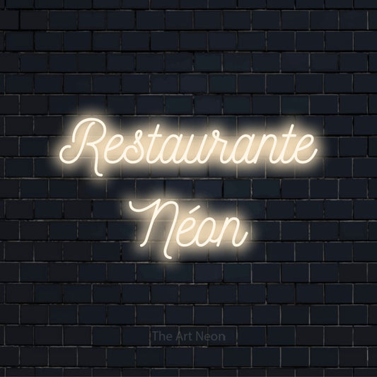 Letreiro néon LED com o design “Restaurante Néon” numa parede escura