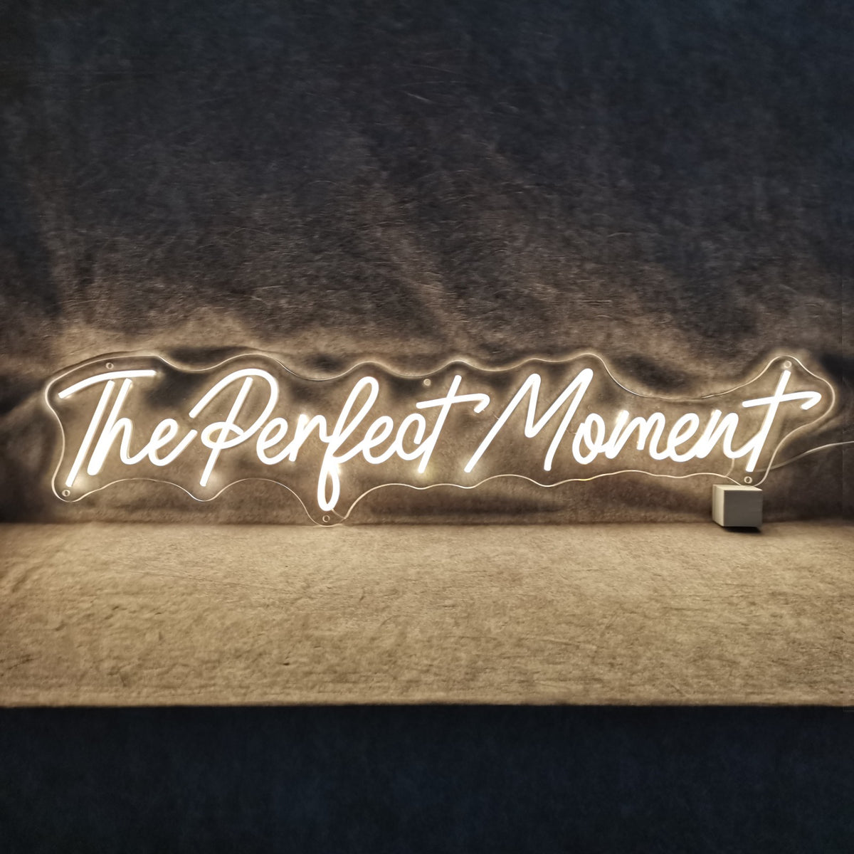 The Perfect Moment – LED-Neon-Schriftzug